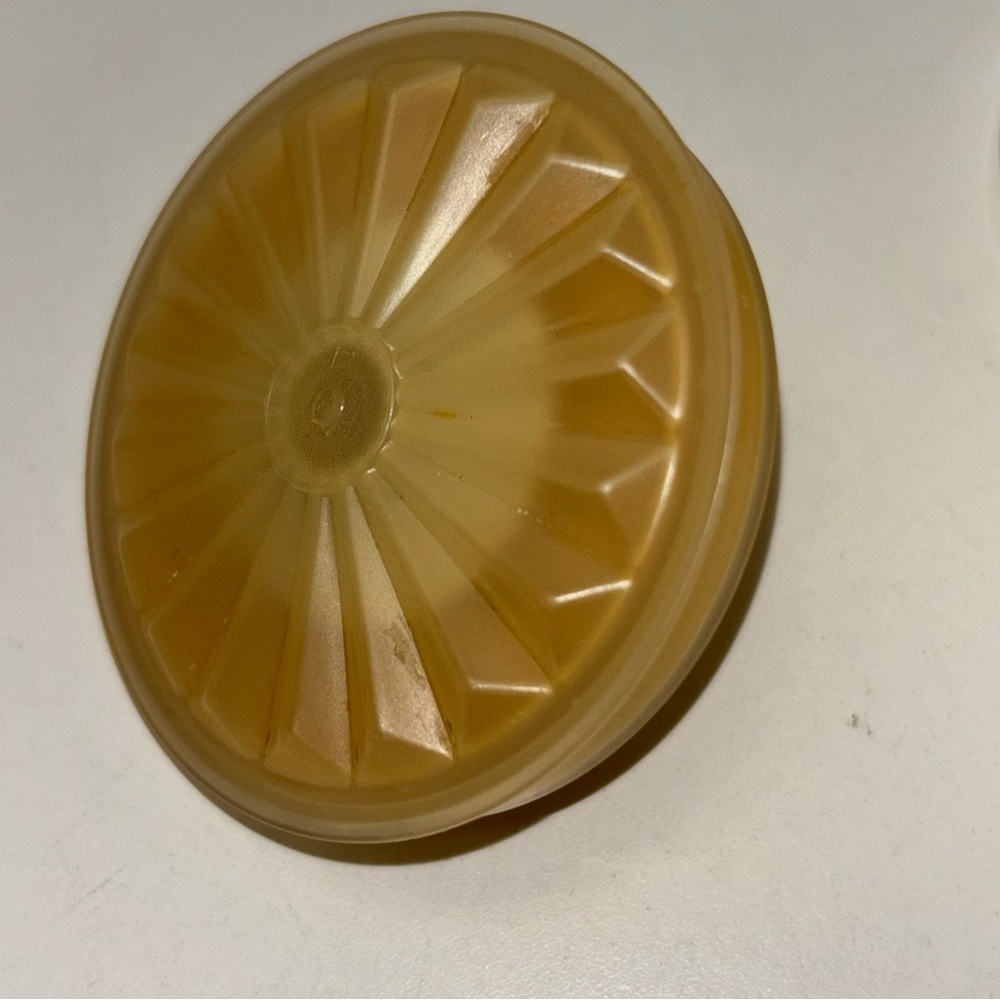 Tupperware vinegar or oil cruet in harvest gold - Picture 7 of 10